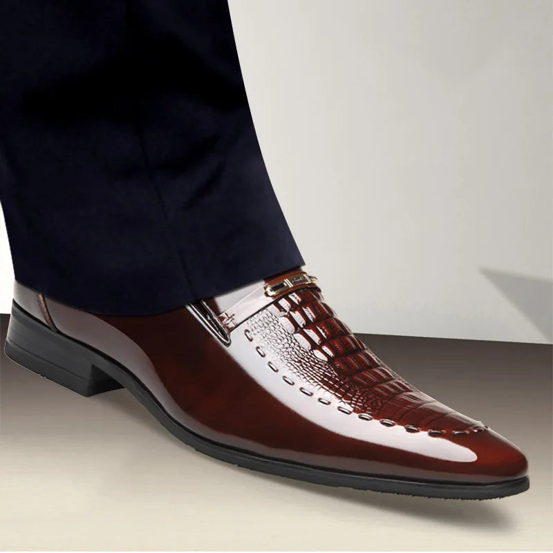 Chaussures d'affaires de luxe pour hommes, bout étroit.